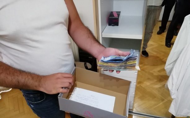 Milliókkal csapott be egy idős asszonyt