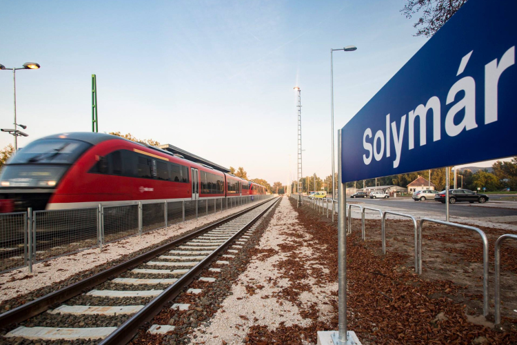 Több vonalon is késnek a vonatok