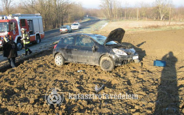 Két balesethez vonultak a dombóvári tűzoltók hétfőn 