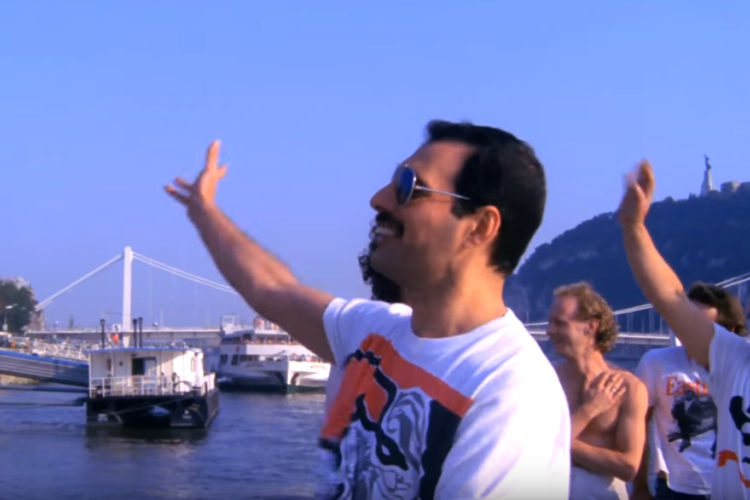 A Freddie Mercury-kiállításhoz vár 1986-os budapesti emlékeket a Magyar Zene Háza