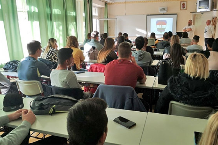  A rendőri hivatást népszerűsítették