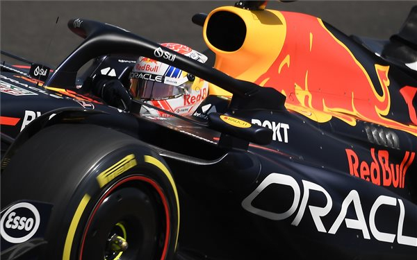 Bahreini Nagydíj - A címvédő Verstappen sima sikerével kezdődött az idény