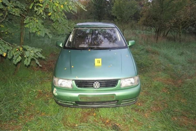 Nem akart elázni, ezért lopott egy autót