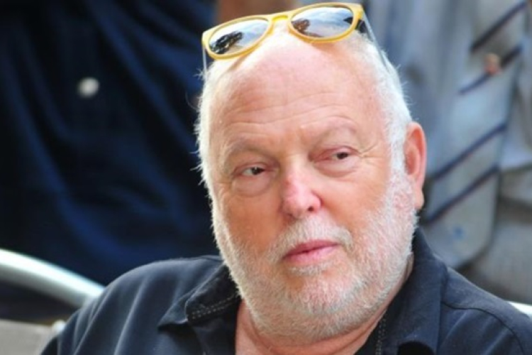 Andy Vajna aláírt – tulajdonost vált a TV2