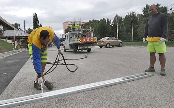 Útburkolati jelfestések miatt parkolóhelyek lesznek lezárva Dombóváron