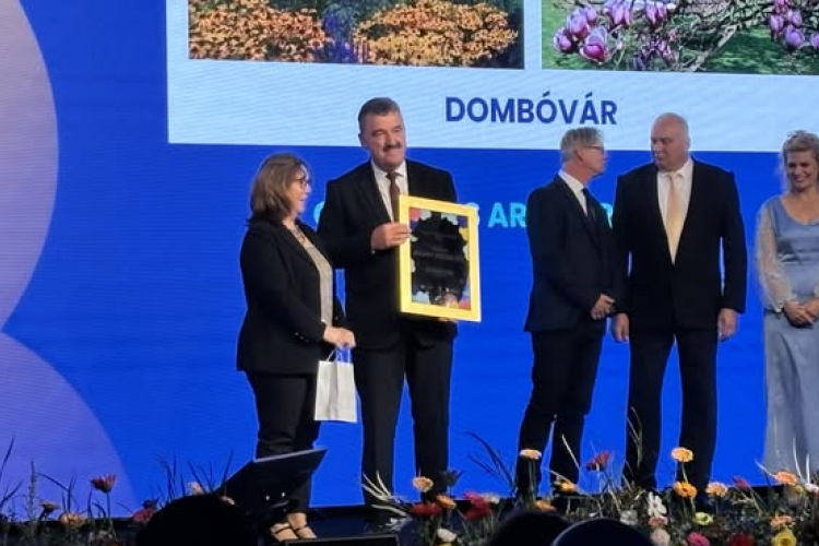 Dombóvár elnyerte az Országos Arany Rózsa díjat