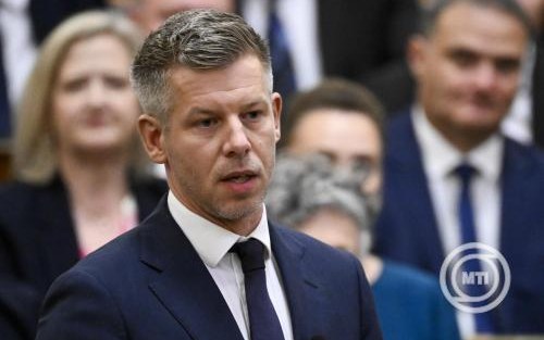 Magyar Péter: Orbán Viktor állítsa le a Fidesz dezinformációs kampányát!