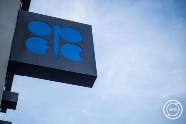 Londoni elemzők: középtávon csökkenti az olajárakat az Egyesült Arab Emírségek kilépése az OPEC-ből