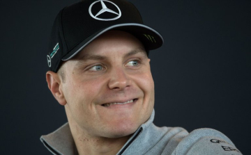 Bottas nyerte az időmérőt, Hamilton a mezőny végén