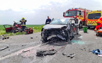 Ketten meghaltak a 61-es főúton történt balesetben