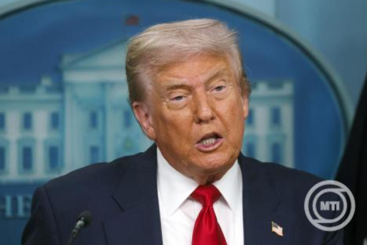 Donald Trump puhatolózó jellegű, de konstruktív tárgyalásra számít Vlagyimir Putyinnal