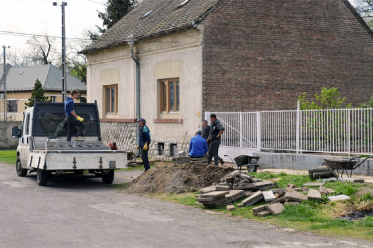 Járdafelújítási program Dombóváron