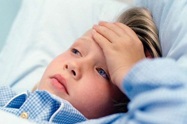 A hasfájás összefügg a gyermekkori migrénnel