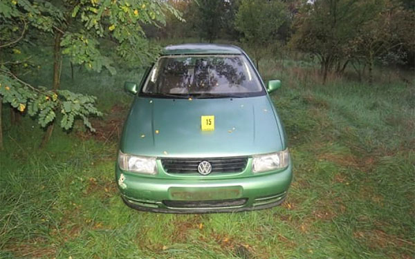 Nem akart elázni, ezért lopott egy autót