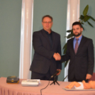 Orvosi eszközöket adtak át a városházán 