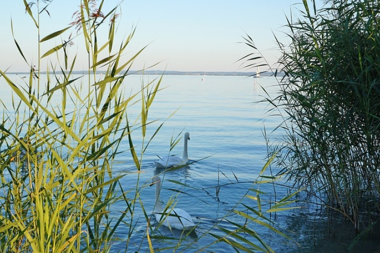Újabb milliárdok jutnak balatoni strandfejlesztésekre