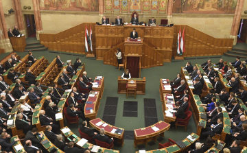 A 2016-os zárszámadásról döntenek ma a parlamenti képviselők