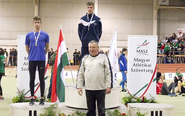 Farkas Bence országos bajnok 200 m-en és ezüstérmes 400 m-en!