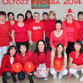 Öltözz pirosba 2014