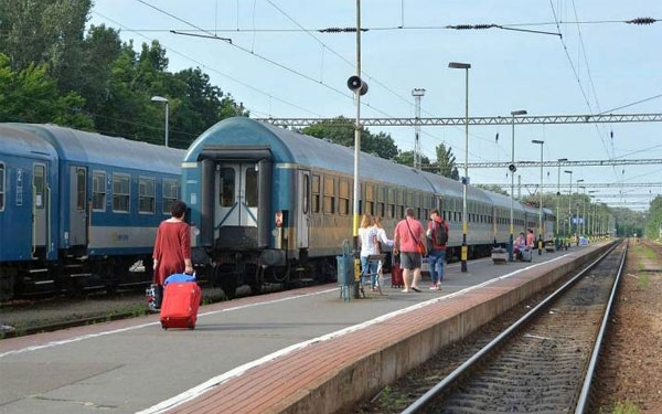 Hétfőtől változik a menetrend a Budapest-Pusztaszabolcs-Dombóvár-Pécs vasútvonalon