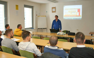 Labdarúgóedzők tanfolyama indult Dombóváron