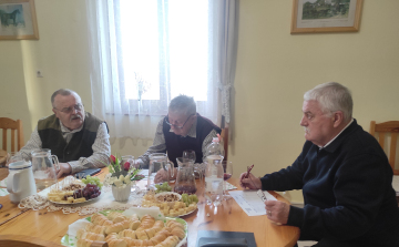 Bor- és pálinkaversenyt tartottak Várongon