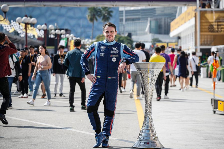 Michelisz Norbert bajnok lehet a hétvégén Sepangban