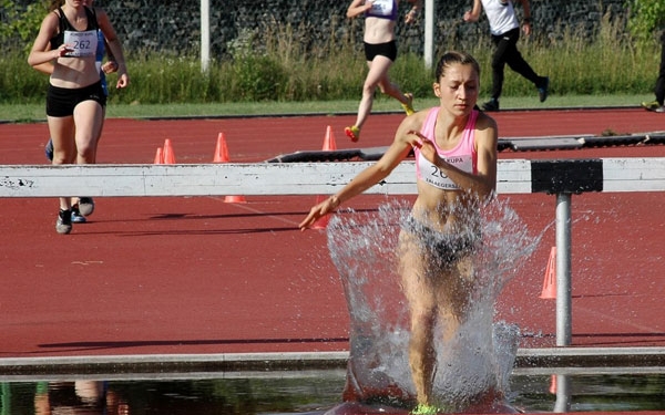 Tóth Lili Anna bejutott a 2000 méteres akadályfutás döntőjébe