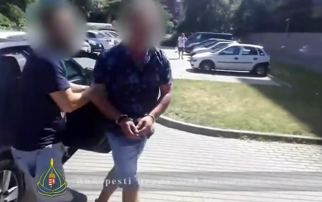 Taxival ment a pénzért az unokázós csaló