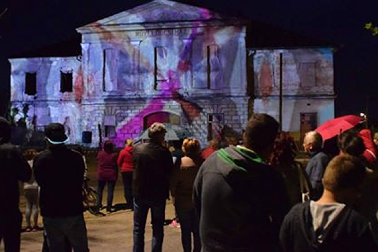 Fényjáték a Korona Szállónál és a Tinódi Háznál 