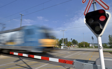 Nagyszabású ellenőrzés a vasúti átjárókban