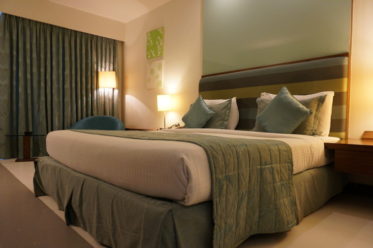 Teltházzal üzemelnek a szállodák karácsonykor és szilveszterkor